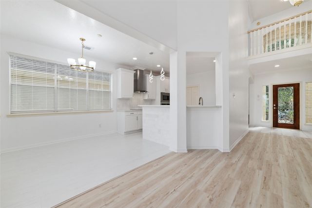 304 Lago Vista Street, Kemah, TX 77565