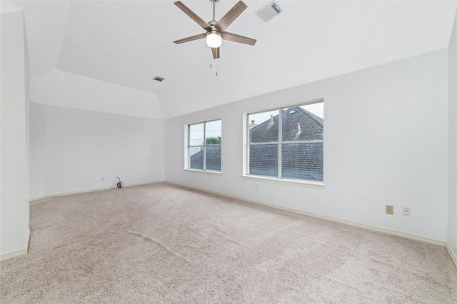 304 Lago Vista Street, Kemah, TX 77565