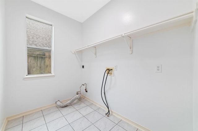 304 Lago Vista Street, Kemah, TX 77565