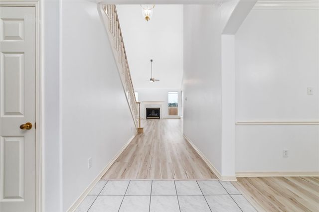 304 Lago Vista Street, Kemah, TX 77565