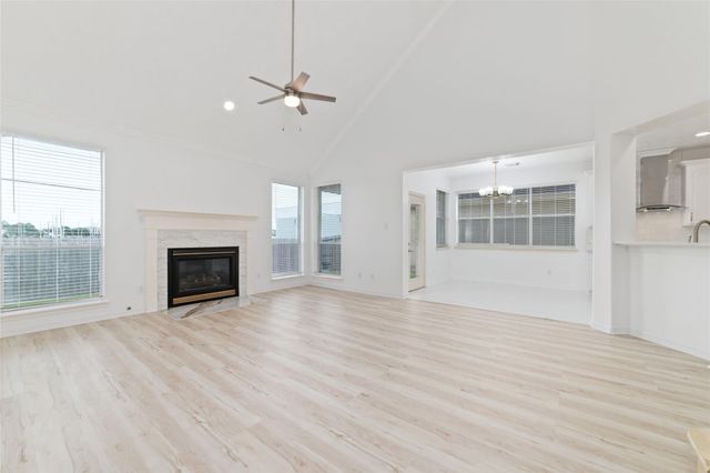 304 Lago Vista Street, Kemah, TX 77565