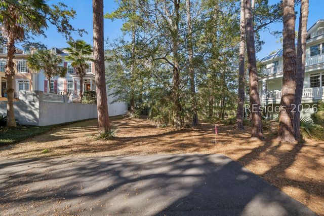 62 Crosstree Drive N, Hilton Head Island, SC 29926