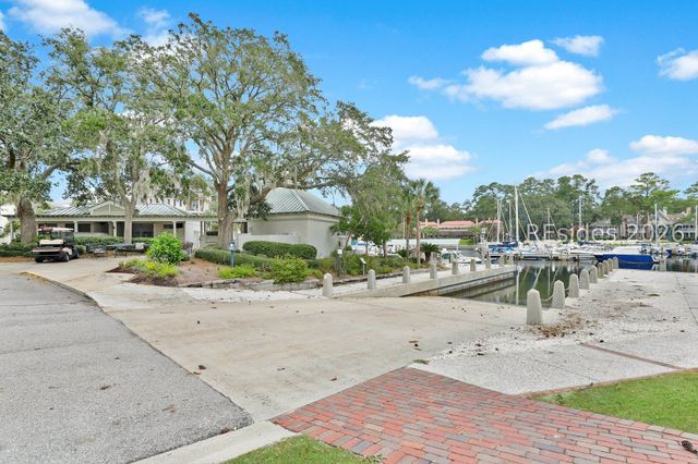 62 Crosstree Drive N, Hilton Head Island, SC 29926