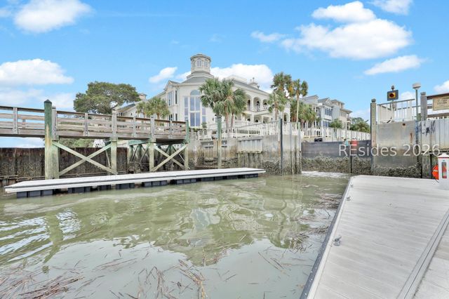62 Crosstree Drive N, Hilton Head Island, SC 29926