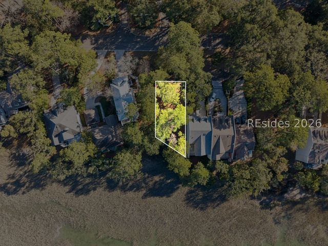 62 Crosstree Drive N, Hilton Head Island, SC 29926