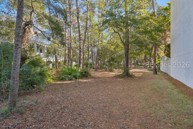 62 Crosstree Drive N, Hilton Head Island, SC 29926