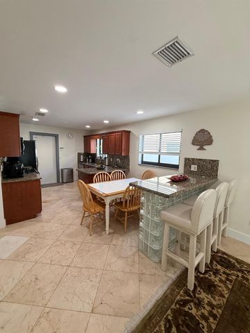 8843 SW 16th Street, Boca Raton, FL 33433
