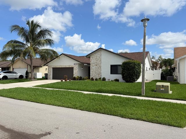 8843 SW 16th Street, Boca Raton, FL 33433