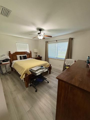 8843 SW 16th Street, Boca Raton, FL 33433