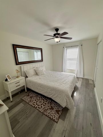 8843 SW 16th Street, Boca Raton, FL 33433