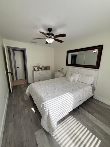 8843 SW 16th Street, Boca Raton, FL 33433