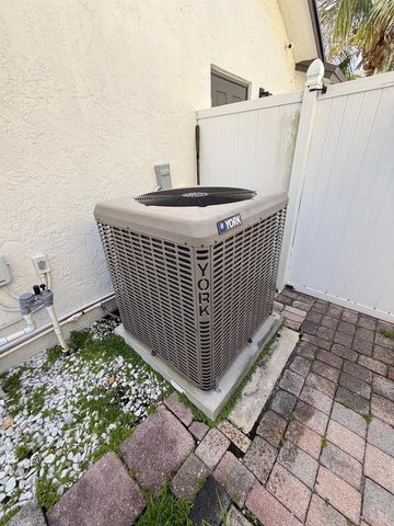 8843 SW 16th Street, Boca Raton, FL 33433