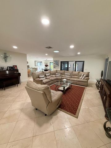 8843 SW 16th Street, Boca Raton, FL 33433