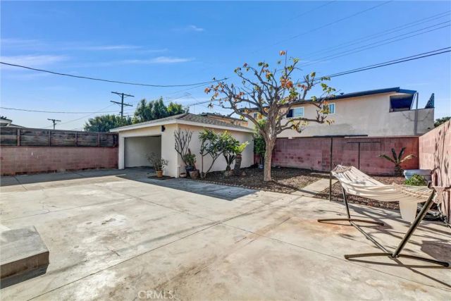 3811 S Norton, Los Angeles, CA 90008