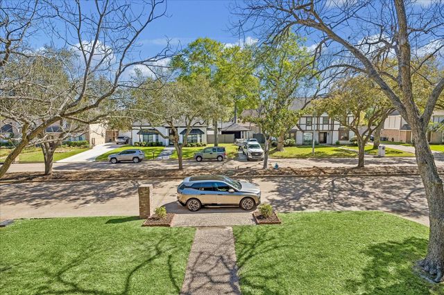 1030 Crossroads Drive, Houston, TX 77079