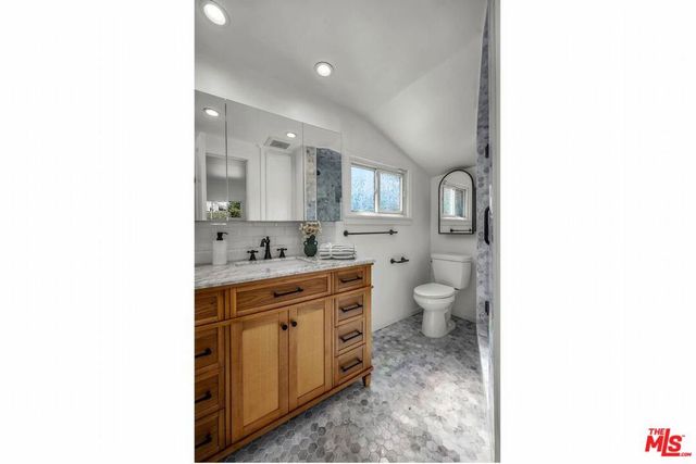 6636 Tobias Avenue, Van Nuys, CA 91405