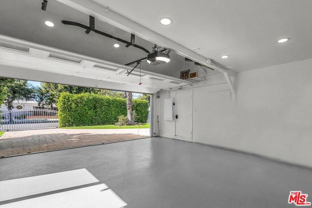 6636 Tobias Avenue, Van Nuys, CA 91405