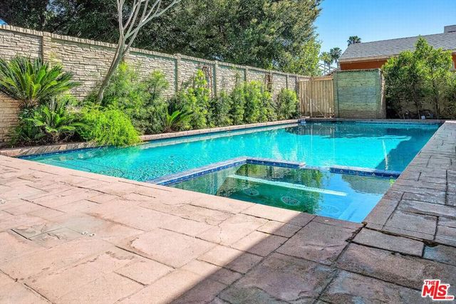 6636 Tobias Avenue, Van Nuys, CA 91405