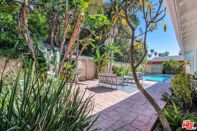 6636 Tobias Avenue, Van Nuys, CA 91405