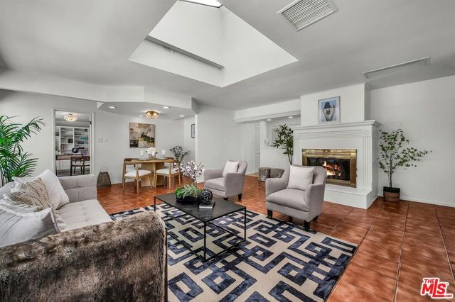 6636 Tobias Avenue, Van Nuys, CA 91405