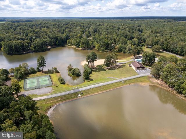 520 REDGROUND DR, Ruther Glen, VA 22546