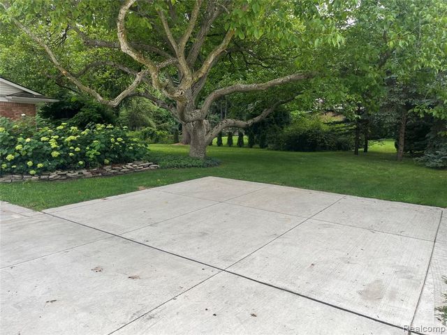1506 Ledbury Drive, Bloomfield Hills, MI 48304