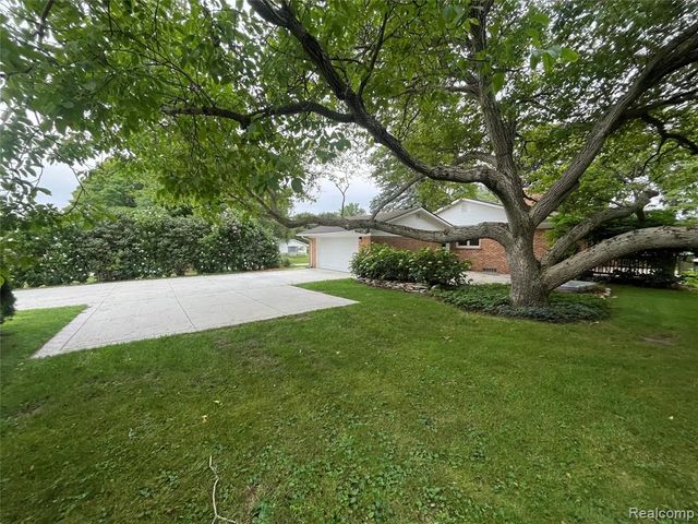 1506 Ledbury Drive, Bloomfield Hills, MI 48304