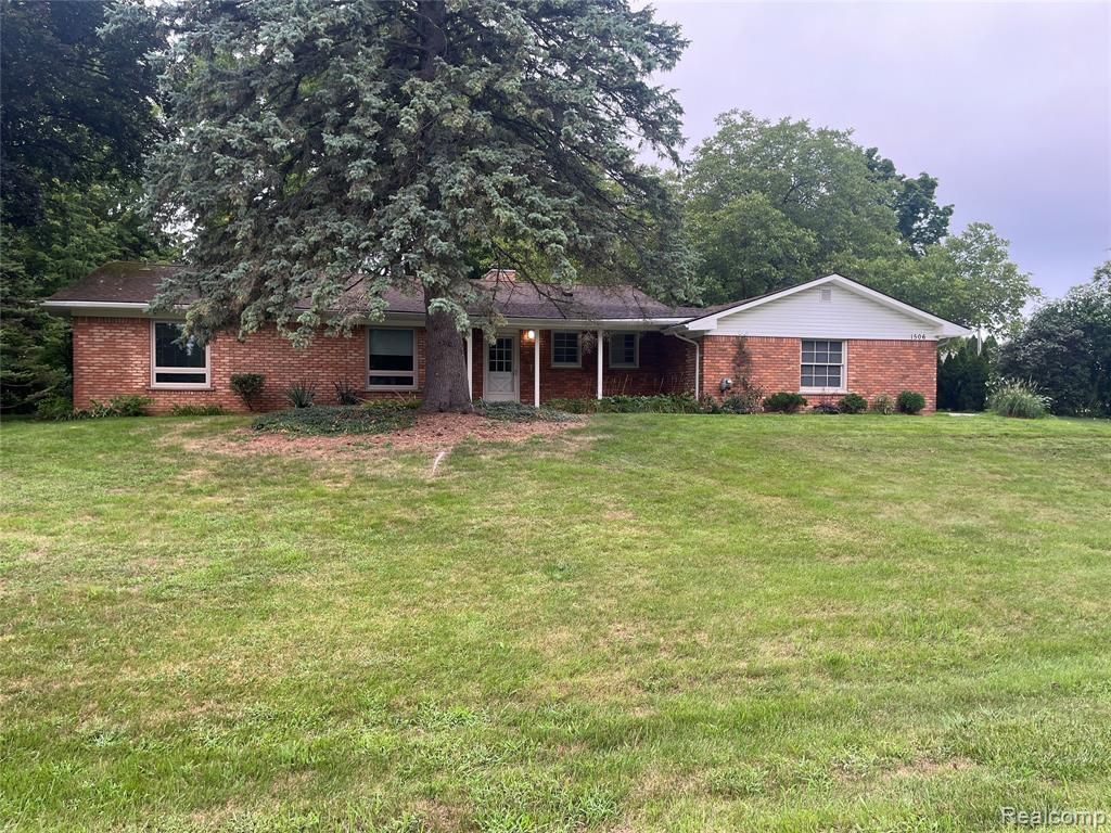 1506 Ledbury Drive, Bloomfield Hills, MI 48304