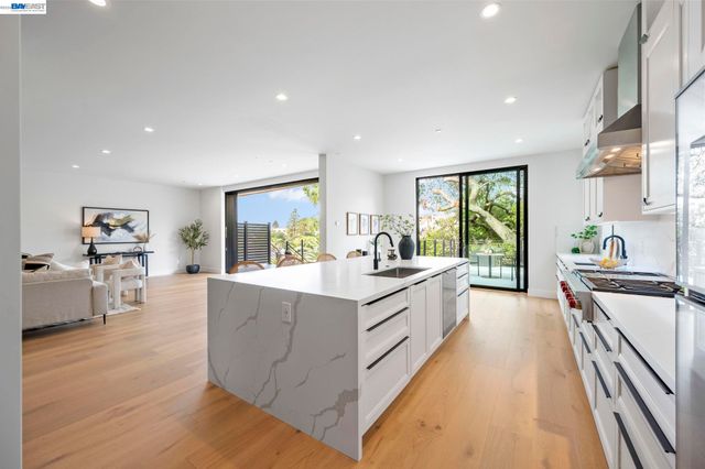 5883 Margarido Dr, Oakland, CA 94618