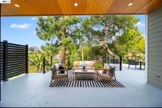 5883 Margarido Dr, Oakland, CA 94618