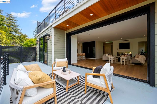 5883 Margarido Dr, Oakland, CA 94618