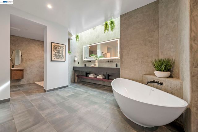 5883 Margarido Dr, Oakland, CA 94618