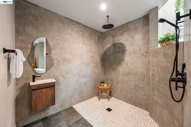 5883 Margarido Dr, Oakland, CA 94618