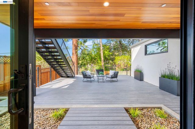 5883 Margarido Dr, Oakland, CA 94618