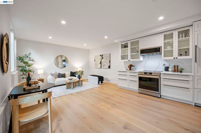 5883 Margarido Dr, Oakland, CA 94618