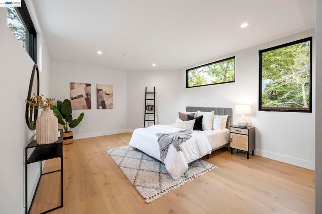 5883 Margarido Dr, Oakland, CA 94618