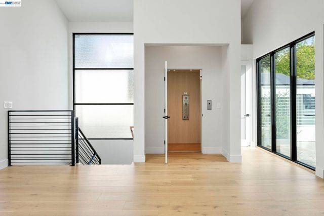 5883 Margarido Dr, Oakland, CA 94618