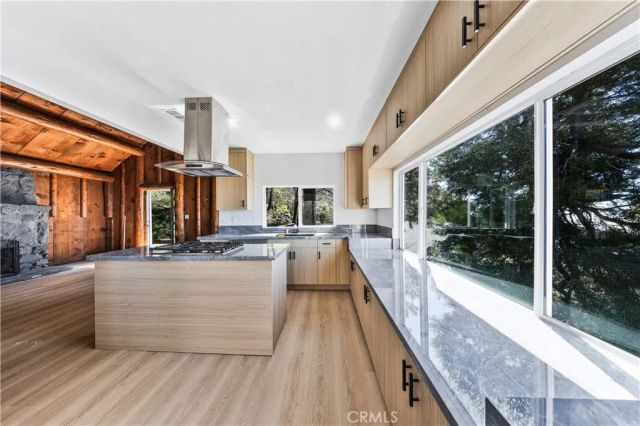 28503 Rim Of The World, Lake Arrowhead, CA 92385