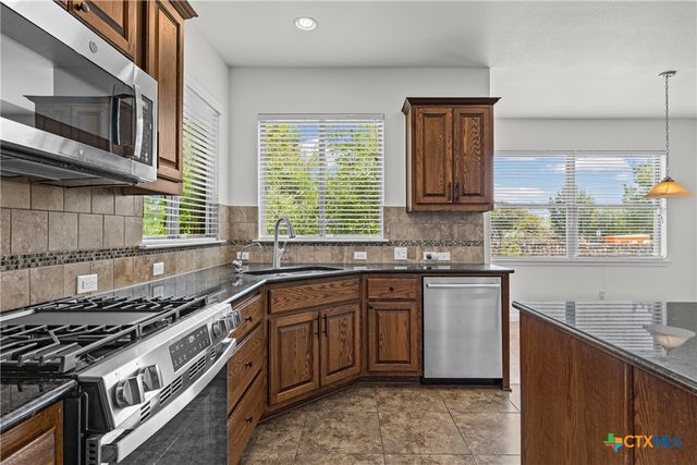 606 Irvin Drive, San Marcos, TX 78666