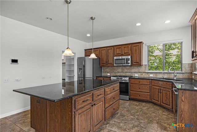 606 Irvin Drive, San Marcos, TX 78666