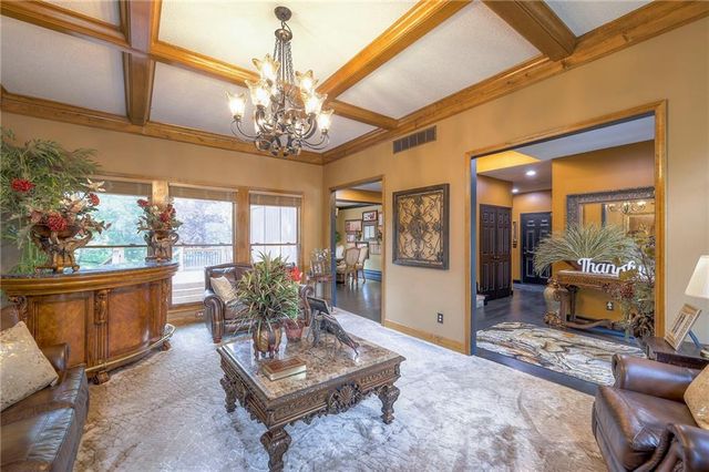 248 SW Winterpark Circle, Lee's Summit, MO 64081