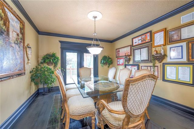 248 SW Winterpark Circle, Lee's Summit, MO 64081