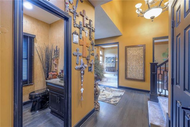 248 SW Winterpark Circle, Lee's Summit, MO 64081