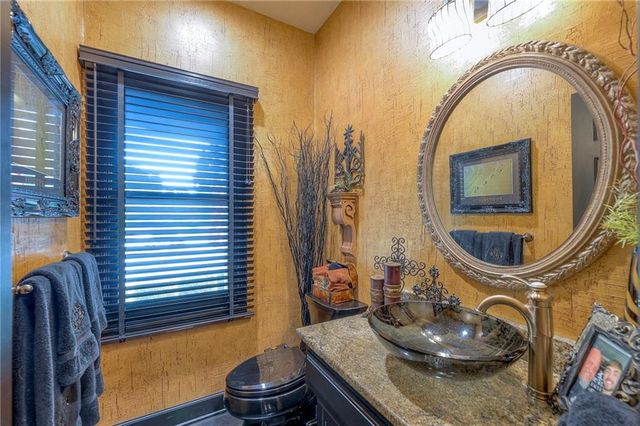 248 SW Winterpark Circle, Lee's Summit, MO 64081