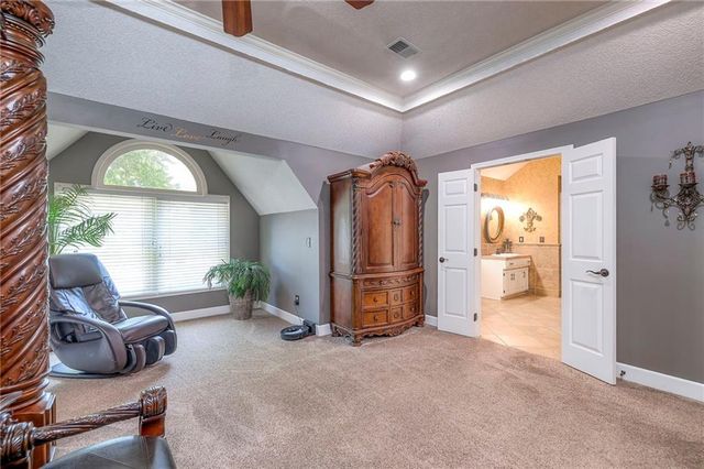 248 SW Winterpark Circle, Lee's Summit, MO 64081