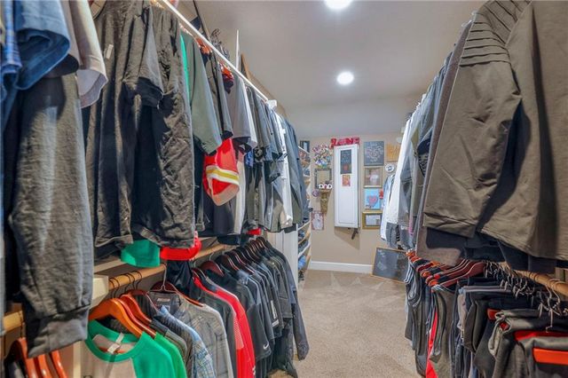 248 SW Winterpark Circle, Lee's Summit, MO 64081