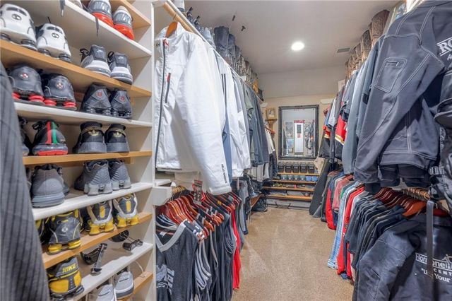 248 SW Winterpark Circle, Lee's Summit, MO 64081