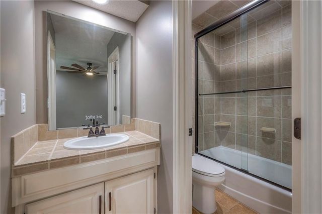 248 SW Winterpark Circle, Lee's Summit, MO 64081