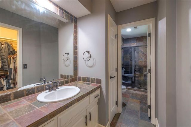 248 SW Winterpark Circle, Lee's Summit, MO 64081