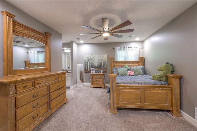 248 SW Winterpark Circle, Lee's Summit, MO 64081